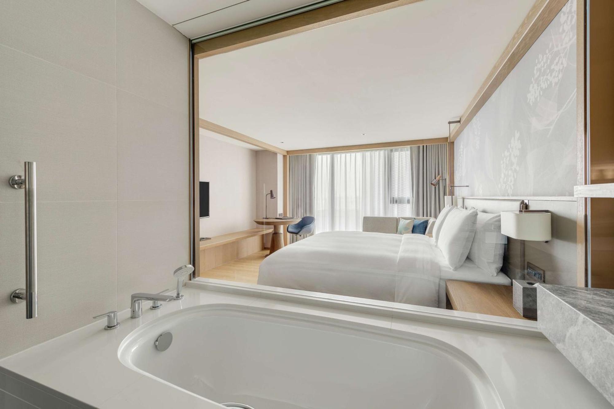 Doubletree By Hilton Taipei Zhongshan Exterior photo
